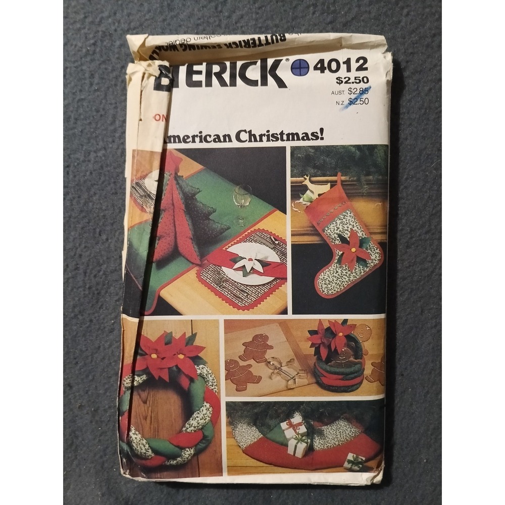 Butterick 4012 Sewing Pattern American Christmas Decor Tree Skirt Stocking